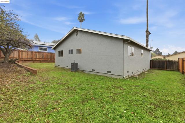 3640 Sun View Terrace, Concord CA: https://media.crmls.org/mediaz/2f3834ba-9295-4938-963d-5c50c0391edc.jpg