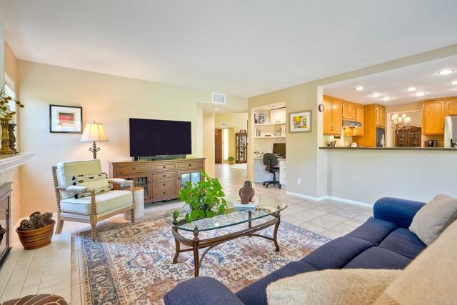 Detail Gallery Image 15 of 47 For 14013 Saddlewood Dr, Poway,  CA 92064 - 4 Beds | 3 Baths