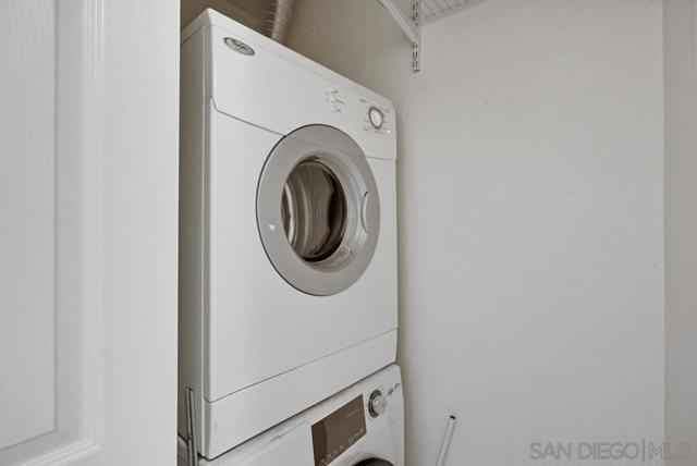 4060 Rosenda Ct, San Diego CA: https://media.crmls.org/mediaz/2f3913d4-7d4d-4b1b-98c1-c6e19cb42af4.jpg