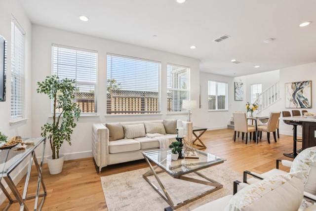1403 S Tradition Street, Mountain House CA: https://media.crmls.org/mediaz/2f3985f9-ac59-4df4-a6b0-88d31352594a.jpg
