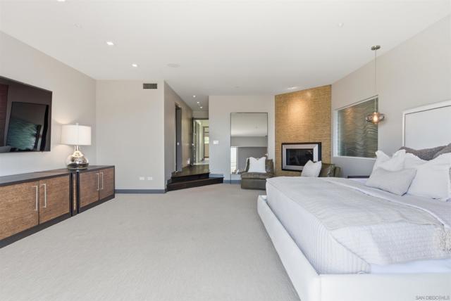 Image 39 of 60 For 2372 Oxford Ave