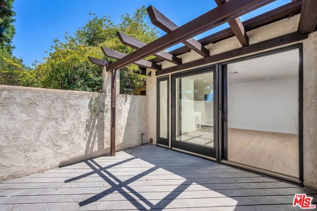 11472 Diller Avenue, Culver City CA: https://media.crmls.org/mediaz/2f3b6af1-5bd2-4f83-873a-b3cb949f8fc9.jpg