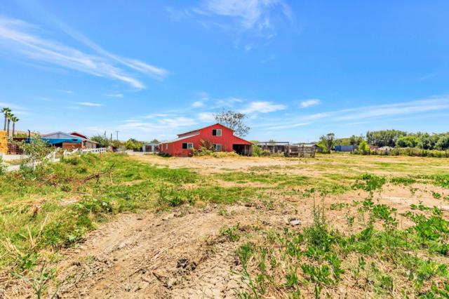 7750 Lovers Lane, Hollister CA: https://media.crmls.org/mediaz/2f3c47b3-139a-4cc7-9aa1-c3eb32448852.jpg