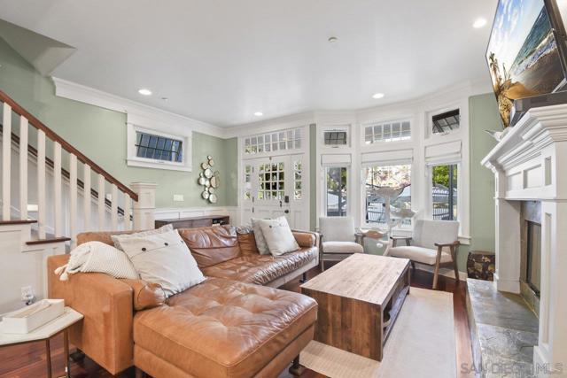 744 G Ave, Coronado CA: https://media.crmls.org/mediaz/2f3c59fa-536b-4446-af55-c1291d6e9395.jpg