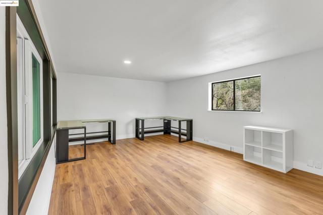 16806 Brewer Rd, Grass Valley CA: https://media.crmls.org/mediaz/2f3d11c9-f729-4593-80ed-0d6119aacf1a.jpg