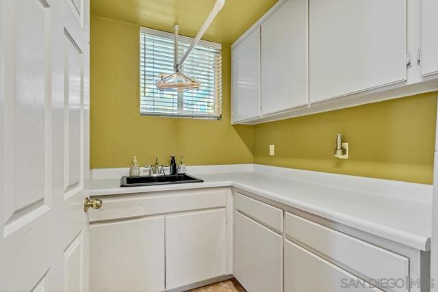 10496 Chaparral Dr, Santee CA: https://media.crmls.org/mediaz/2f3d25af-f0b1-4d14-9014-fb2cfd93022d.jpg