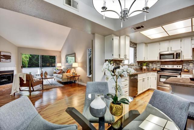 1086 Summerplace Drive, San Jose CA: https://media.crmls.org/mediaz/2f3d5af2-f0c4-4b06-8ff1-d73e9ad2ab16.jpg