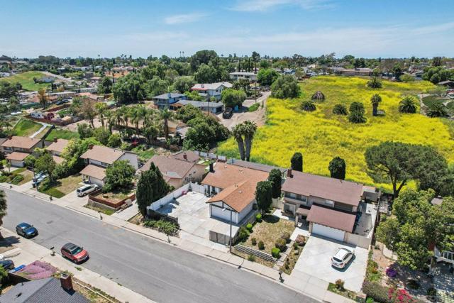 2044 Siegle Dr, Lemon Grove CA: https://media.crmls.org/mediaz/2f3d70ac-4b70-4c03-9e27-0cd509110c74.jpg