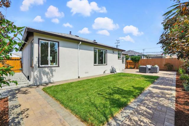 1022 E Santa Inez Avenue, San Mateo CA: https://media.crmls.org/mediaz/2f3d75f5-cd5f-4f32-9955-c793aa1764e5.jpg