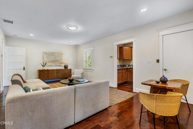 1954 Primrose Avenue, South Pasadena CA: https://media.crmls.org/mediaz/2f3d97df-1027-4c2c-baac-38495c18cf35.jpg
