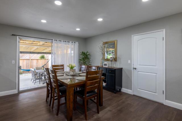 808 Saratoga Drive, Salinas CA: https://media.crmls.org/mediaz/2f3e7f41-b2c4-4899-ad05-ac035ba50177.jpg