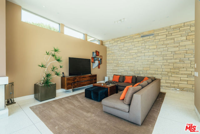 1470 CARLA, Beverly Hills CA: https://media.crmls.org/mediaz/2f406ffe-916b-4e37-892c-121d018a6dc8.jpg