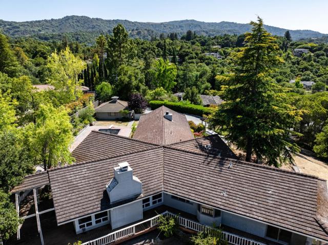 11552 Hillpark Lane, Los Altos CA: https://media.crmls.org/mediaz/2f409366-b94d-43ef-9a2f-6a6ece490380.jpg