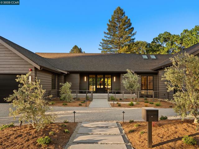 3364 Las Huertas Rd, Lafayette CA: https://media.crmls.org/mediaz/2f409754-cc63-4195-925c-d0ed7113c907.jpg