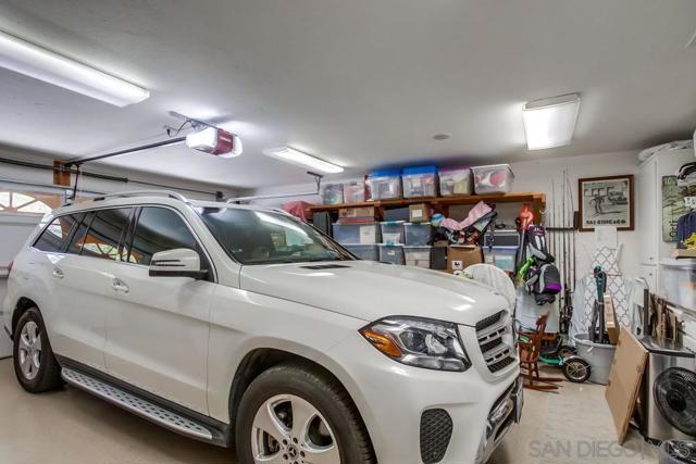 1024 La Tierra Dr, San Marcos CA: https://media.crmls.org/mediaz/2f40e15b-c606-4518-81b8-2e0e3b0ce13d.jpg