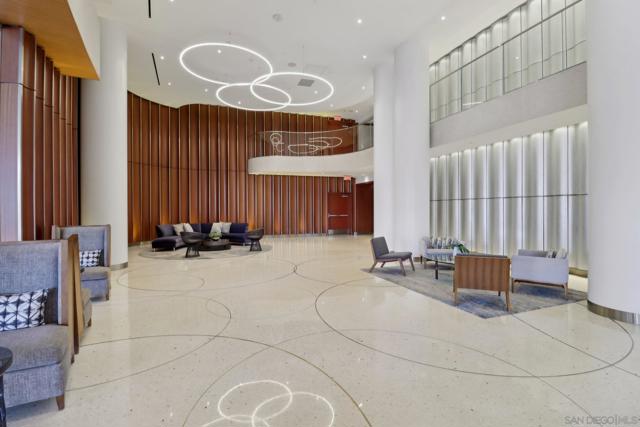 888 W E St, San Diego CA: https://media.crmls.org/mediaz/2f4108d4-951e-407e-8958-395bbf74adff.jpg