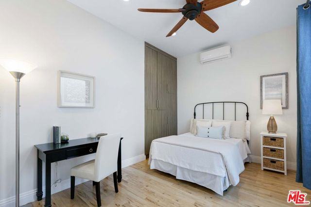 2700 Coolidge Avenue, Los Angeles CA: https://media.crmls.org/mediaz/2f425672-9ef6-428a-a997-e18f4c98721e.jpg