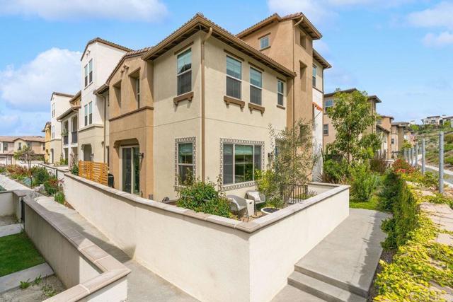 Detail Gallery Image 52 of 69 For 1763 Laurelwood Way, Oceanside,  CA 92057 - 3 Beds | 2/1 Baths