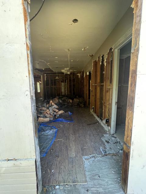 17160 Wilson Way, Royal Oaks CA: https://media.crmls.org/mediaz/2f429a54-dfe7-46ec-8c6a-aae4751e8405.jpg