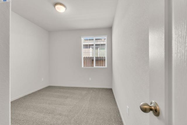 4171 Markovich Ct, Richmond CA: https://media.crmls.org/mediaz/2f42a20e-942b-4517-9028-84e092703f6a.jpg