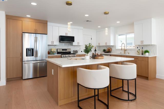 3742 Savannah Rd, Fremont CA: https://media.crmls.org/mediaz/2f435956-a0b0-4e32-8cda-b9dd058e4779.jpg