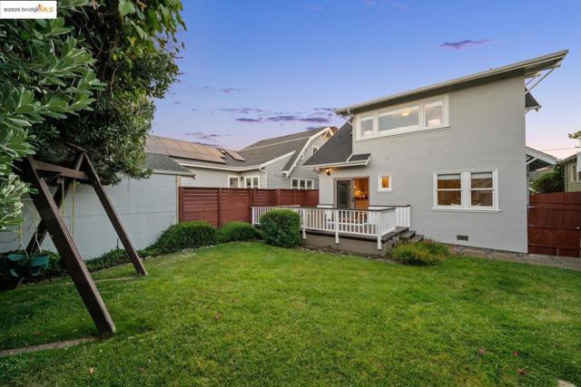 5490 Kales AVE, Oakland CA: https://media.crmls.org/mediaz/2f44895b-ebed-440d-bae0-3fa293966390.jpg