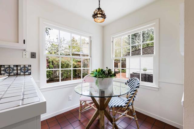 695 N California Avenue, Palo Alto CA: https://media.crmls.org/mediaz/2f451d9e-bf83-44d0-afee-448caa09ef3a.jpg