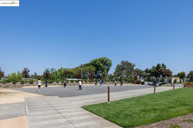 15388 Heron Dr, San Leandro CA: https://media.crmls.org/mediaz/2f454409-a5a2-4e4b-921b-d9a7d9e04a4e.jpg