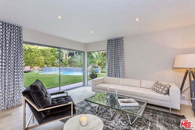 1922 N Beverly Place, Beverly Hills CA: https://media.crmls.org/mediaz/2f45ccc1-8f22-43b0-aa7d-297f56e7efe5.jpg