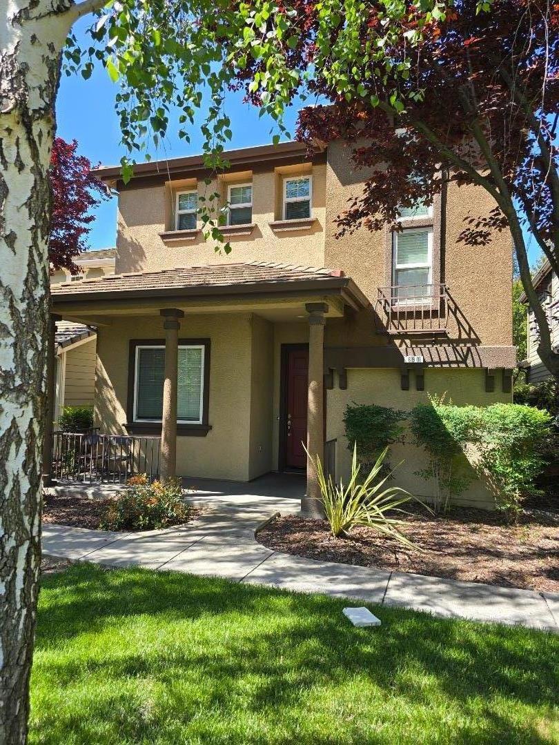 690 Woodland Terrace