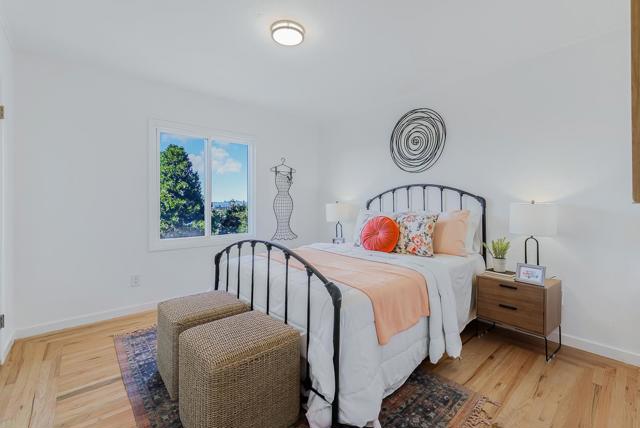 4715 Davenport Avenue, Oakland CA: https://media.crmls.org/mediaz/2f46a4a2-bc96-4d24-8b68-39ac9766ed22.jpg