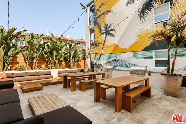 1700 S Pacific Coast Highway, Redondo Beach CA: https://media.crmls.org/mediaz/2f46ae73-11df-4222-be75-3ca9e5250d0a.jpg
