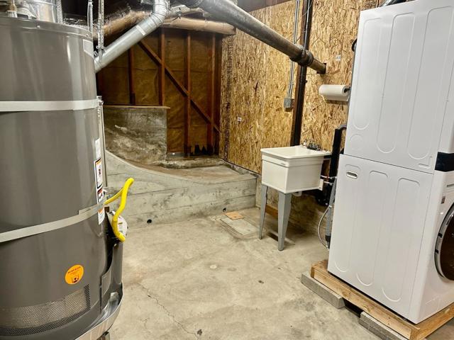 238 Harkness Avenue, San Francisco CA: https://media.crmls.org/mediaz/2f46f6ed-a23b-4b9d-97bf-d6ef351c9014.jpg
