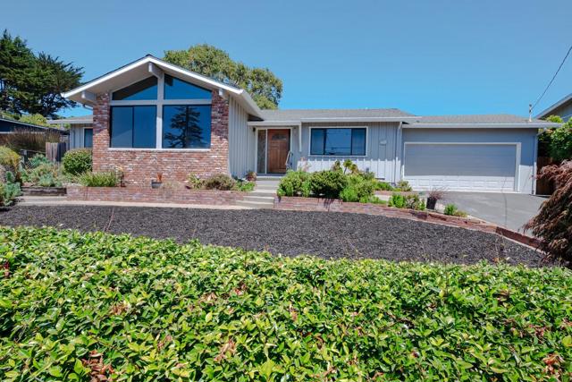3177 W Ledyard Way, Aptos CA: https://media.crmls.org/mediaz/2f4726da-6ded-402a-abaa-f91857f66495.jpg