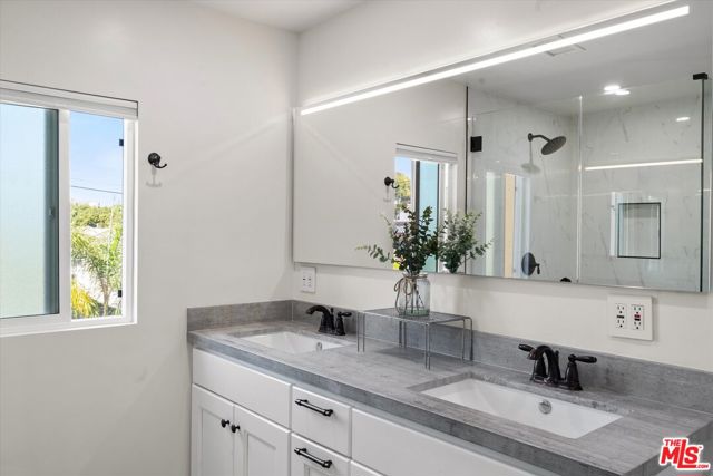 584 W 10th Street, San Pedro CA: https://media.crmls.org/mediaz/2f47533b-ccf2-4cda-813c-4ac62265fcc6.jpg