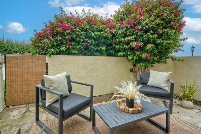 4195 Porte De Merano, San Diego CA: https://media.crmls.org/mediaz/2f479730-6bc4-4300-a57a-9467aa73601e.jpg