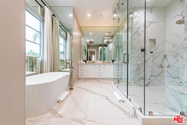 5162 Otis Avenue, Tarzana CA: https://media.crmls.org/mediaz/2f47a795-997b-4e3e-b312-e05961ed0f64.jpg