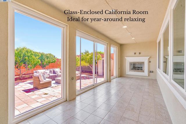 4005 Sarasta Bay Dr, Pittsburg CA: https://media.crmls.org/mediaz/2f47c6c0-75bf-47cb-be3b-dd5711cf1b4f.jpg