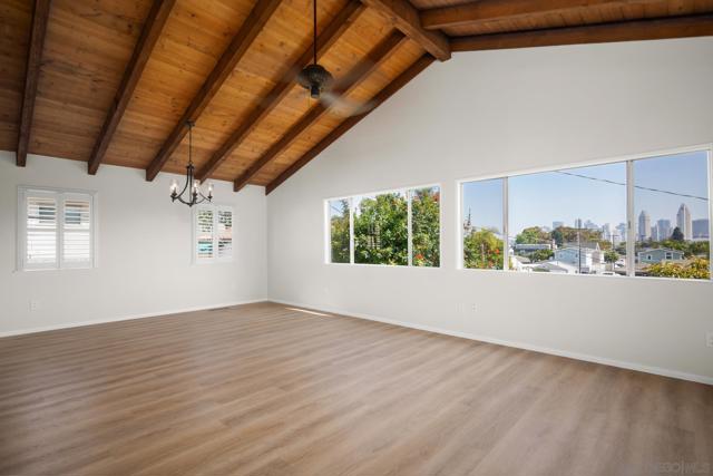 324 D Ave, Coronado CA: https://media.crmls.org/mediaz/2f480652-bd1c-4c6b-82d5-01f119d7091d.jpg