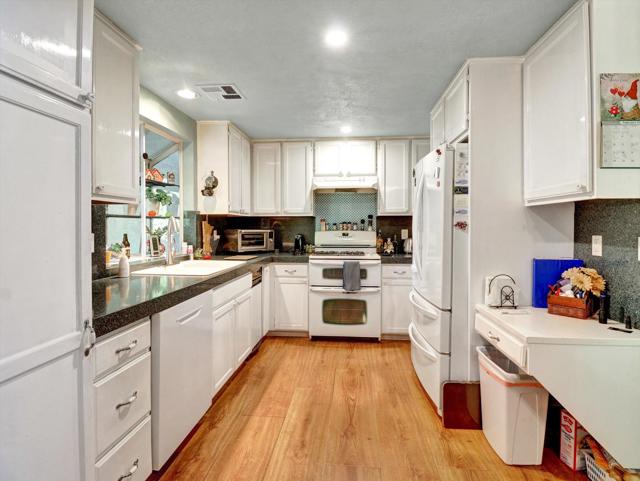 64660 Picard Court, Desert Hot Springs CA: https://media.crmls.org/mediaz/2f481540-e257-484f-9081-8cb926c53586.jpg