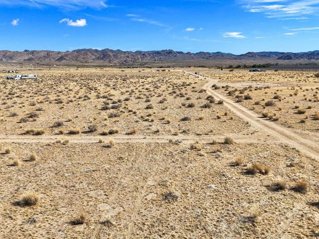 0 Sun Mesa Road, Joshua Tree CA: https://media.crmls.org/mediaz/2f48725b-ed16-46e6-8113-0bccdc89073b.jpg