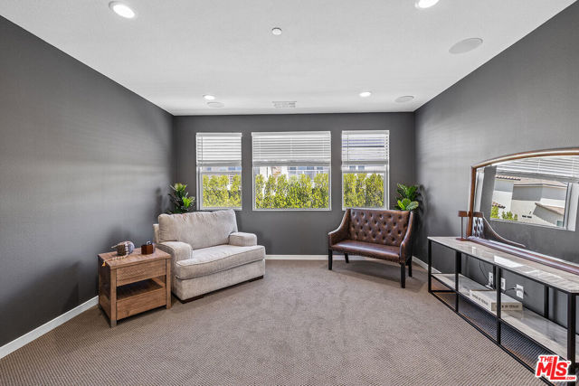 18113 Tableau Way, Santa Clarita CA: https://media.crmls.org/mediaz/2f4917f6-e5e3-4479-8197-29dc36140a83.jpg