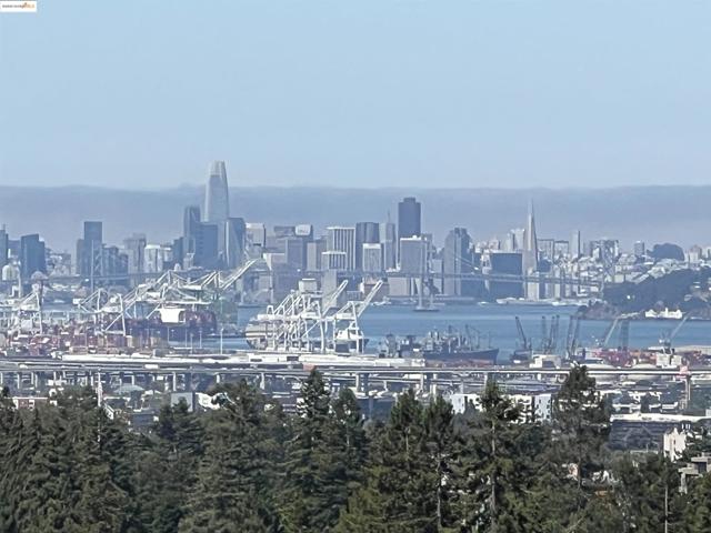 82 Wilding Ln, Oakland CA: https://media.crmls.org/mediaz/2f4a2dc5-6549-4b0b-aeae-c135b5943921.jpg