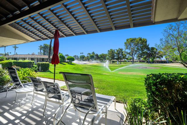 5 Seton Court, Rancho Mirage CA: https://media.crmls.org/mediaz/2f4a527e-c3ae-442d-9b6e-ddfcd45503a7.jpg