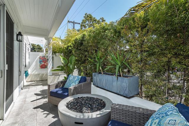 617 9Th St, Coronado CA: https://media.crmls.org/mediaz/2f4b472b-ffb1-45a1-94ec-6c8188392e07.jpg