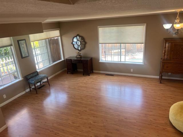 1298 Hersman Drive, Gilroy CA: https://media.crmls.org/mediaz/2f4b8f10-ada6-4a81-b3ce-d27c3f534191.jpg