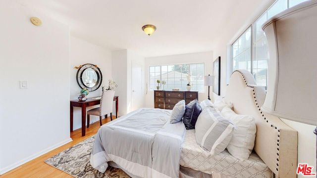 8212 Belford Avenue, Los Angeles CA: https://media.crmls.org/mediaz/2f4bb986-38a2-4c5a-97b2-8006564d30bf.jpg
