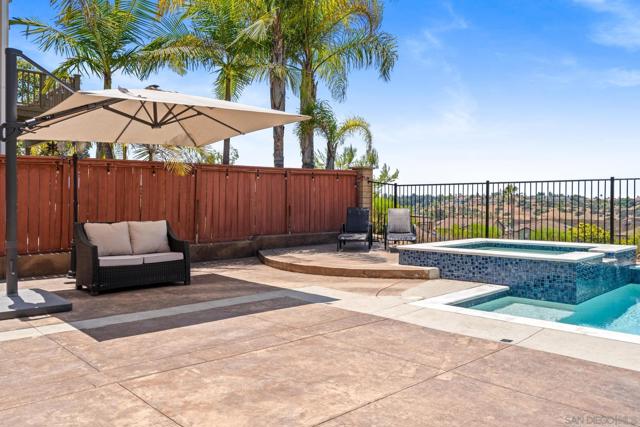 366 Plaza Paraiso, Chula Vista CA: https://media.crmls.org/mediaz/2f4c8f88-fd1a-45b1-aecb-34156d5dd8c9.jpg