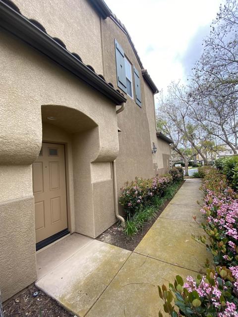 6464 Terraza Portico, Carlsbad CA: https://media.crmls.org/mediaz/2f4c9409-438c-468f-b7bb-ab131c126d8c.jpg