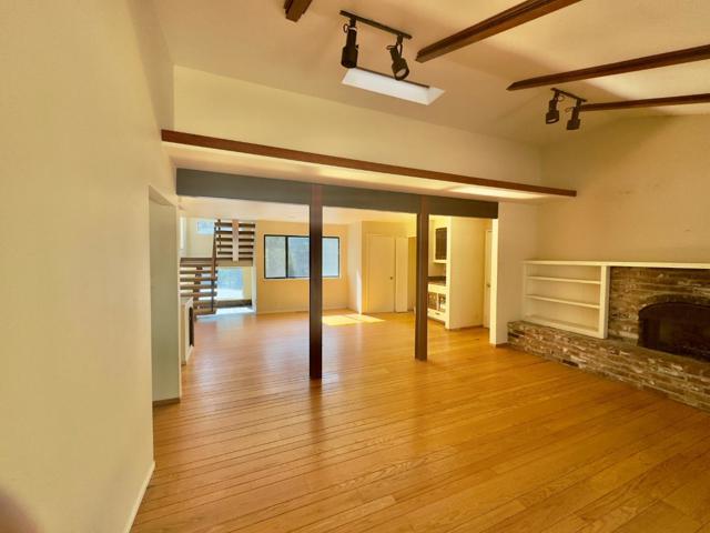 46 Morse Lane, Redwood City CA: https://media.crmls.org/mediaz/2f4d5121-ddaf-4366-a0dc-2948dc76f0d5.jpg